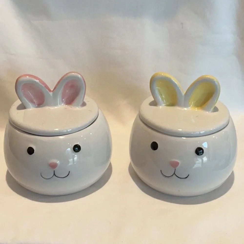 EUC - Bunny Jars with Lids. Set of 2 jars.